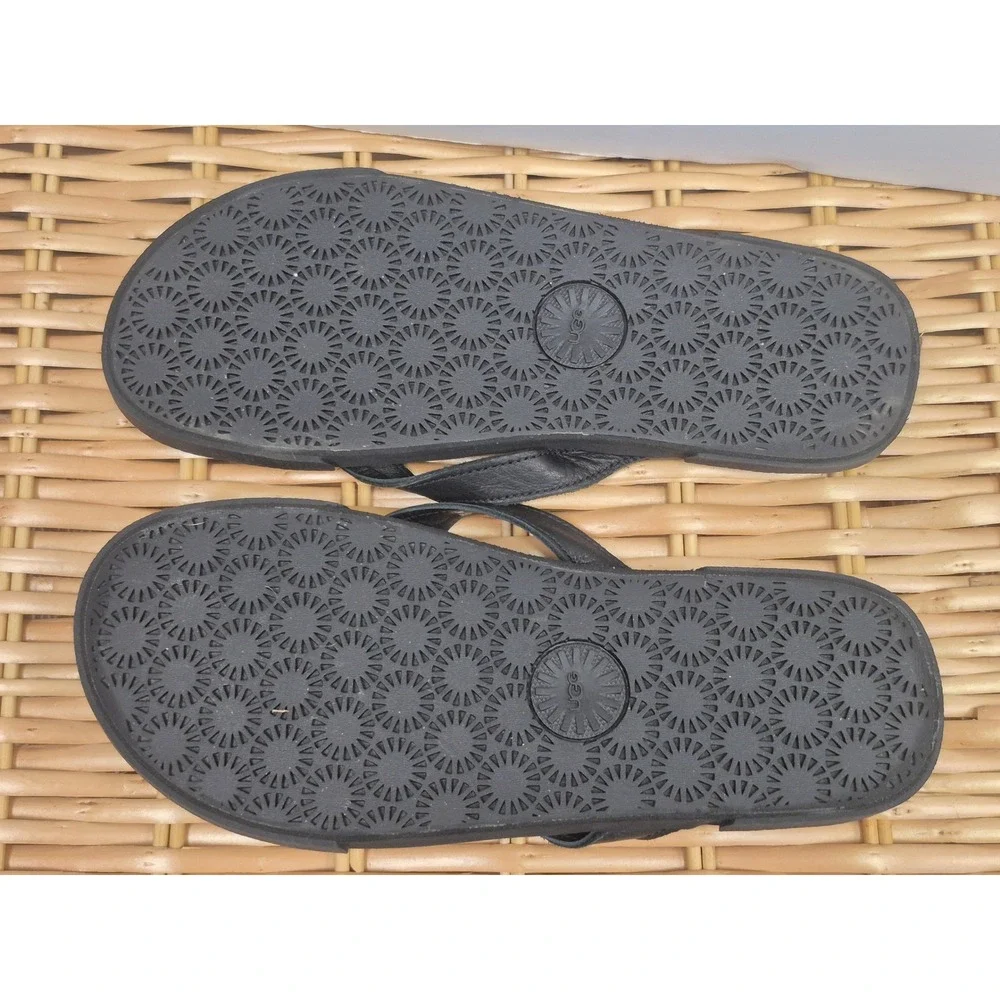 UGG Men's Size 8 Black Leather Flip Flop Sandals Comfort Casual Beach Women's 10